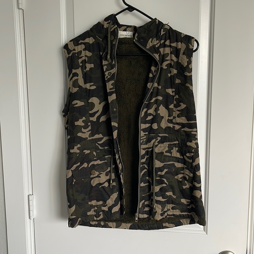 Camo sherpa vest